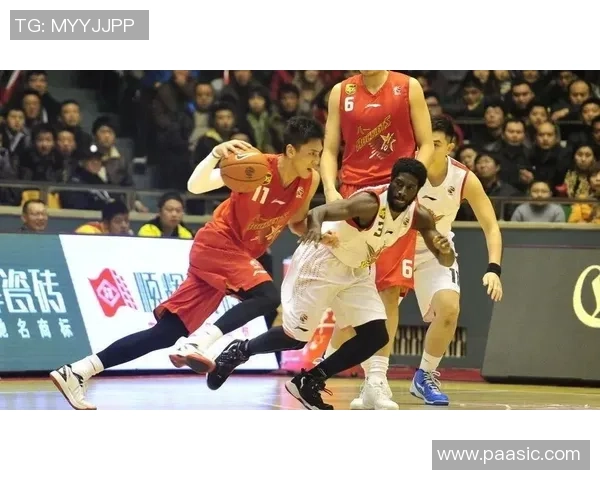 2012至2013赛季CBA精彩对决广东队迎战山东队的激烈赛事回顾